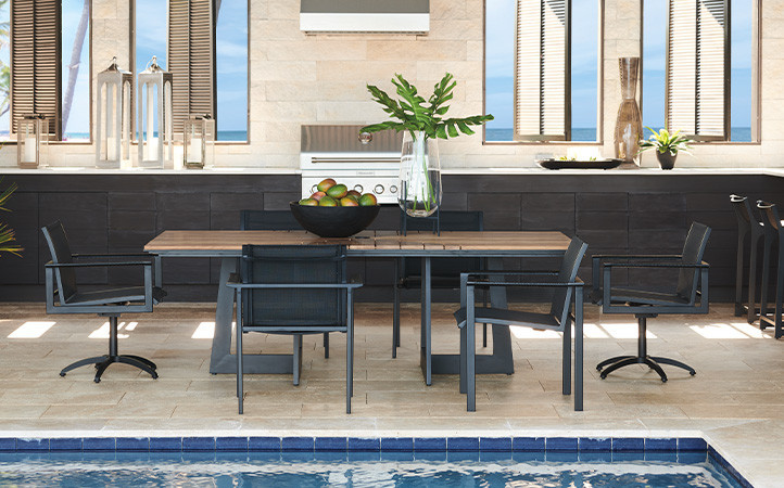 South Beach dining scene featuring table and chairs.