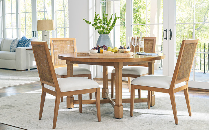 Laguna dining table